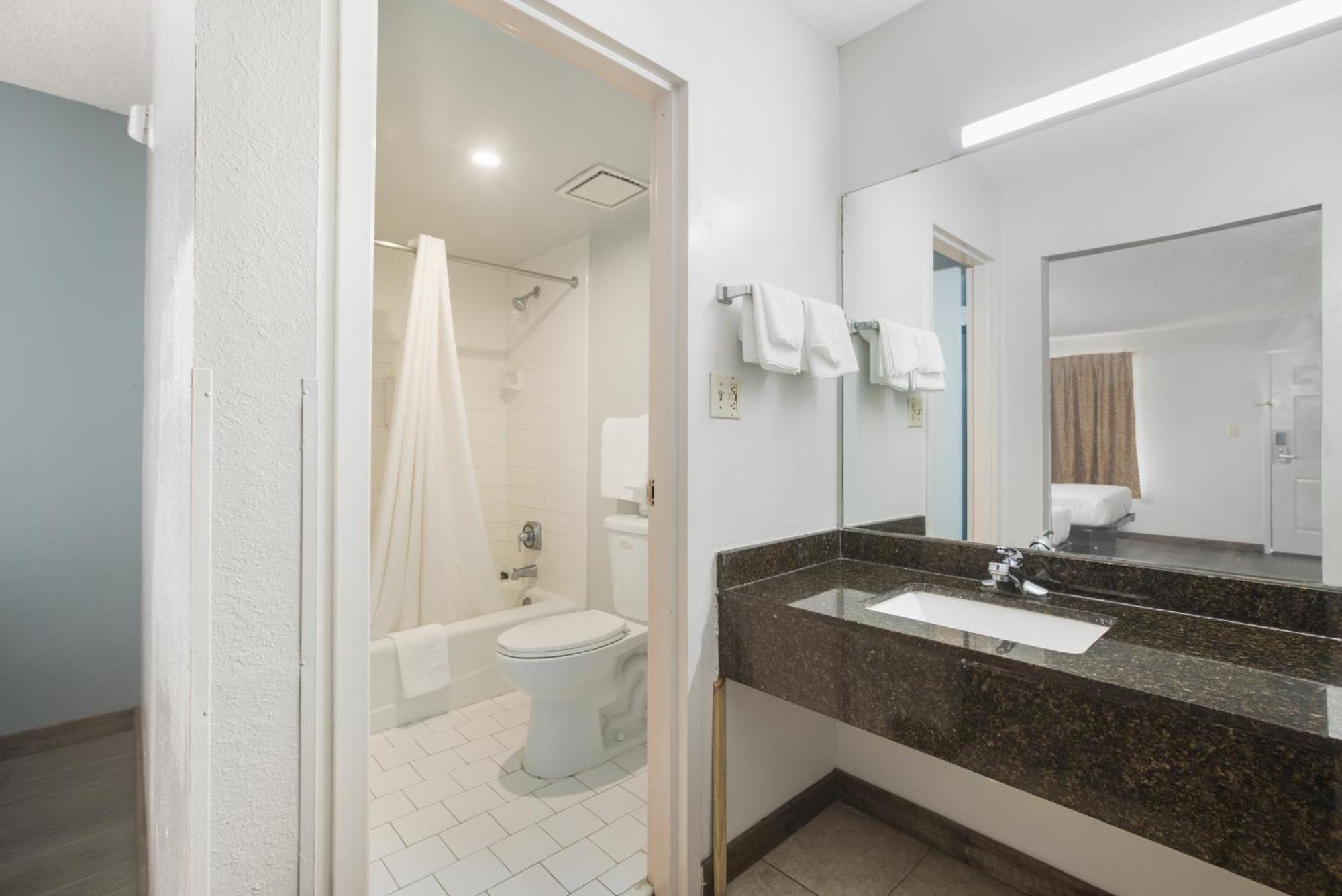 Americas Best Value Inn 스톡브리지 객실 사진